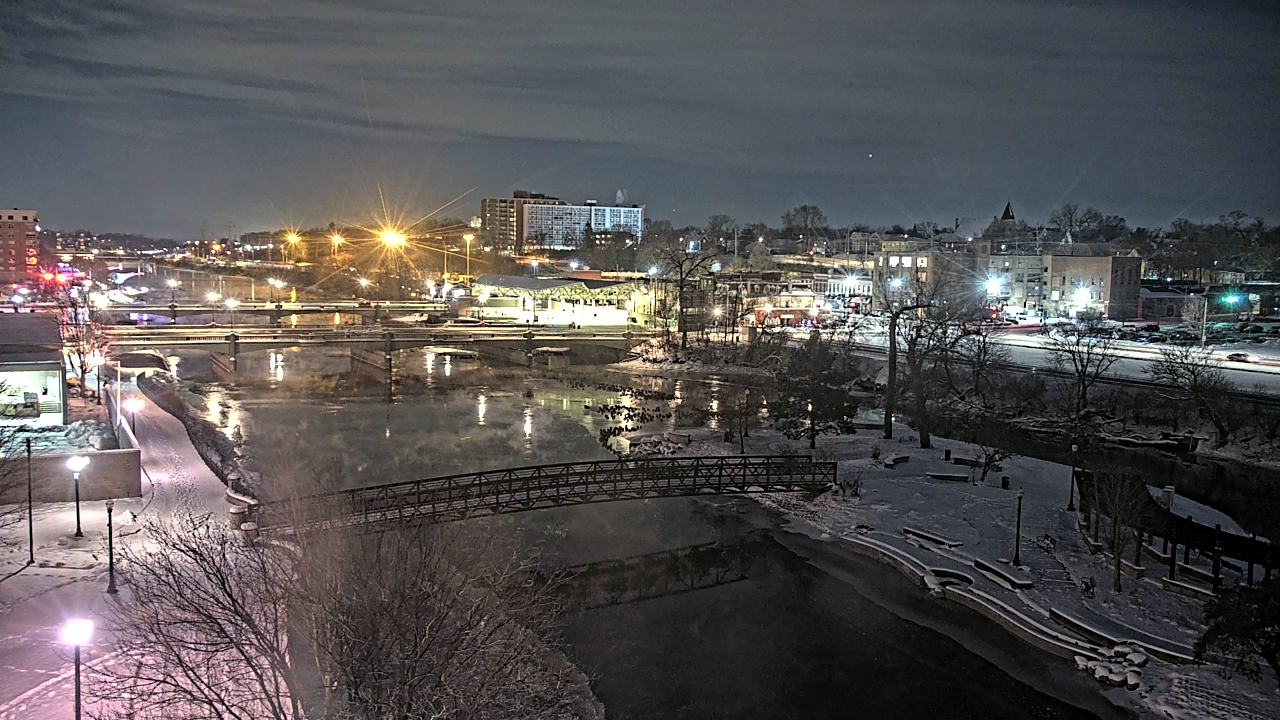 Thumbnail for current weather camera view from City of Elgin in Elgin, Illinois