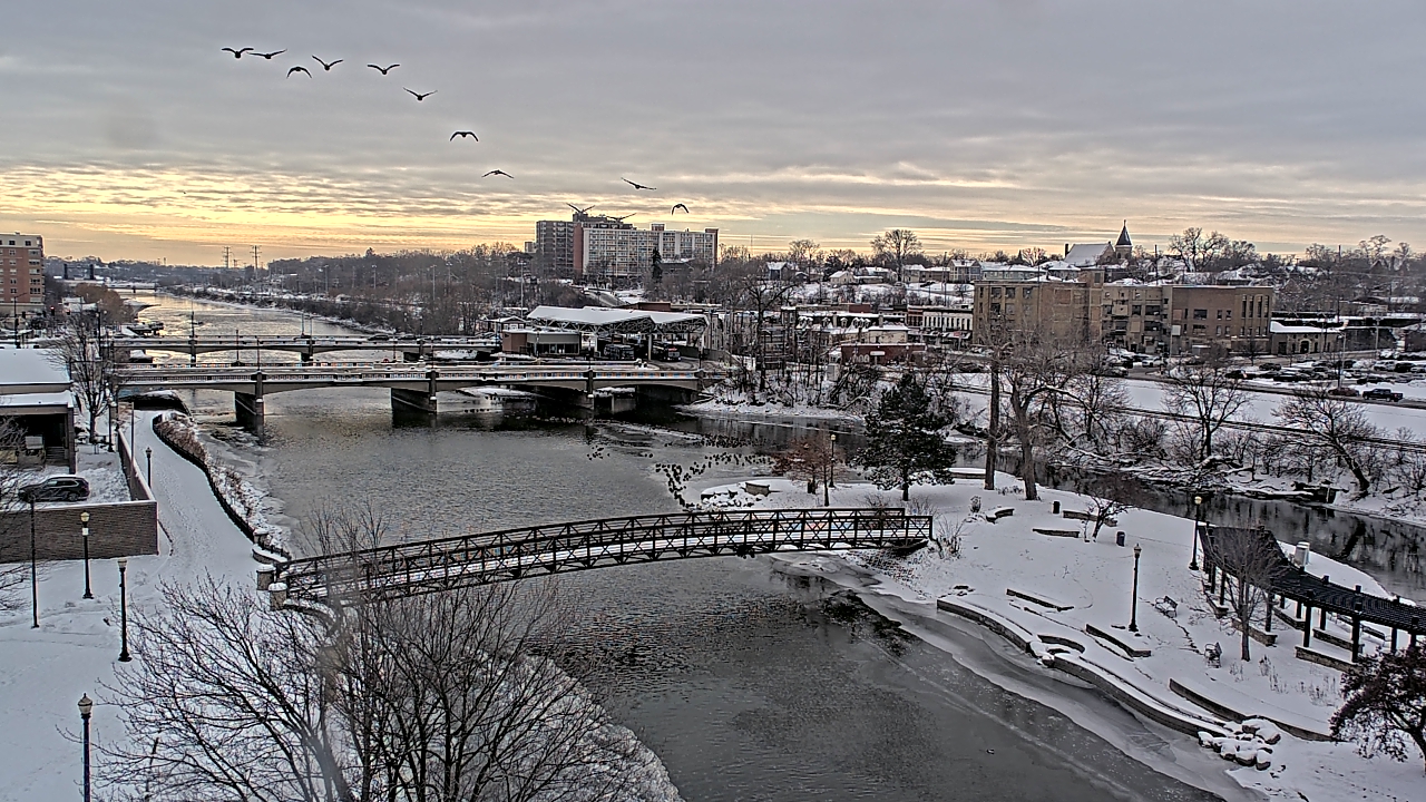 Thumbnail for current weather camera view from City of Elgin in Elgin, Illinois