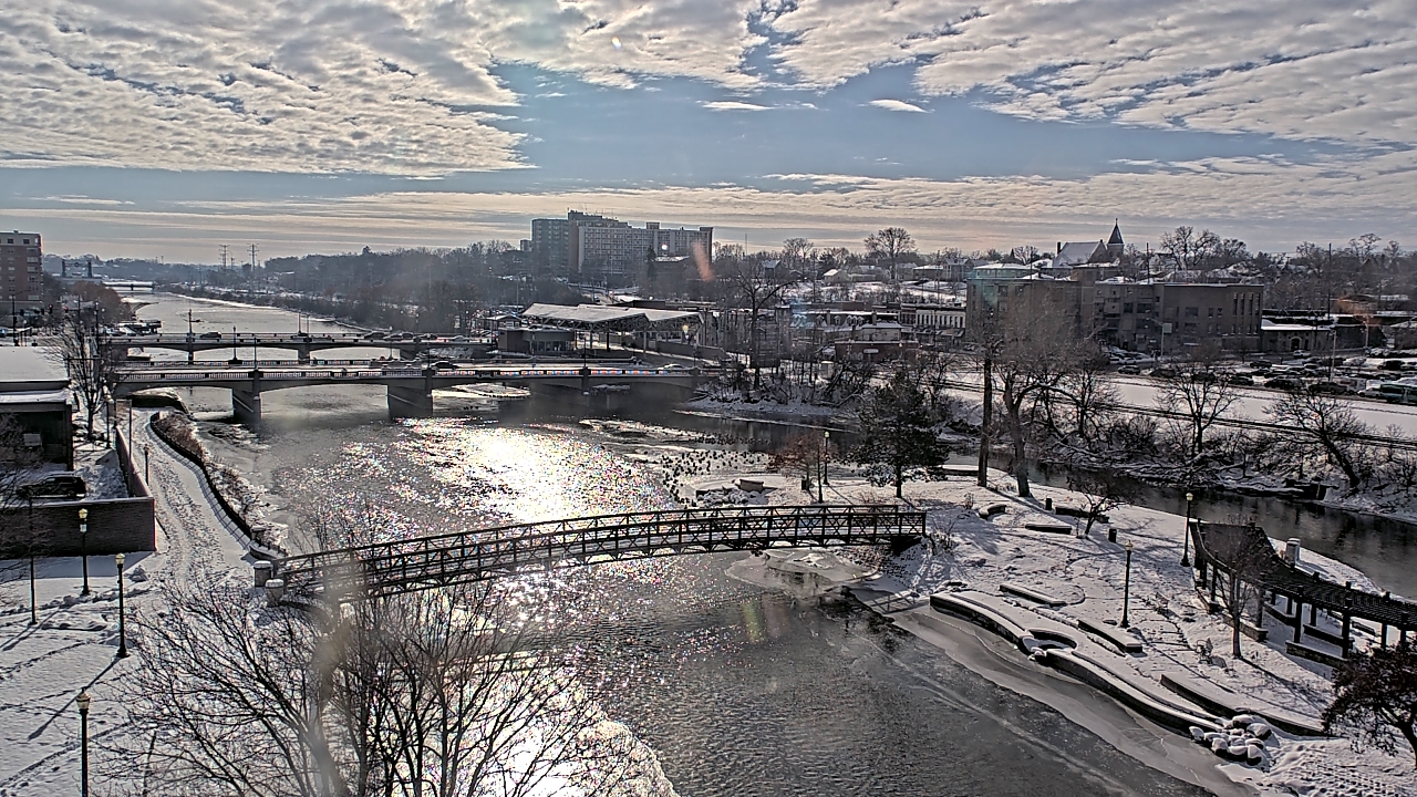 Thumbnail for current weather camera view from City of Elgin in Elgin, Illinois