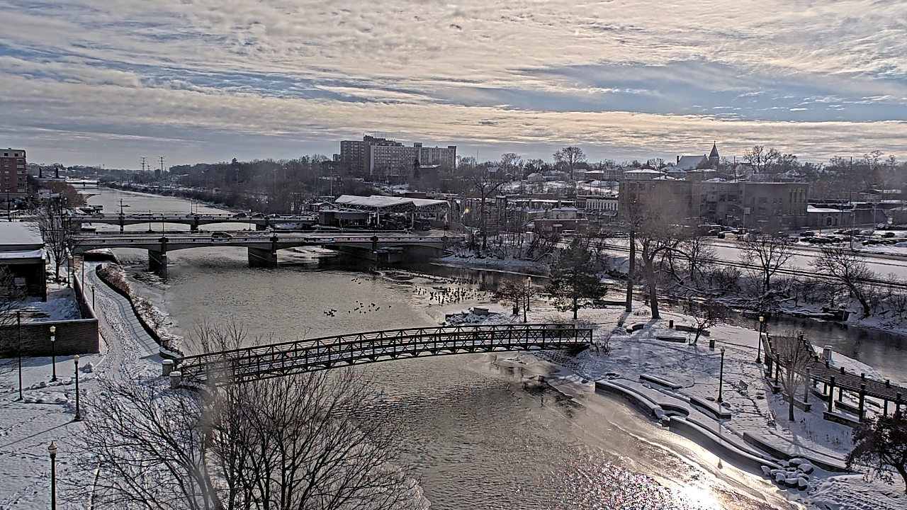 Thumbnail for current weather camera view from City of Elgin in Elgin, Illinois