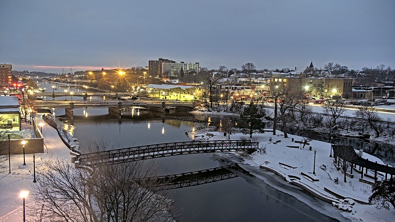 Thumbnail for current weather camera view from City of Elgin in Elgin, Illinois