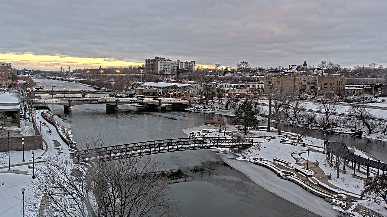 Thumbnail for current weather camera view from City of Elgin in Elgin, Illinois