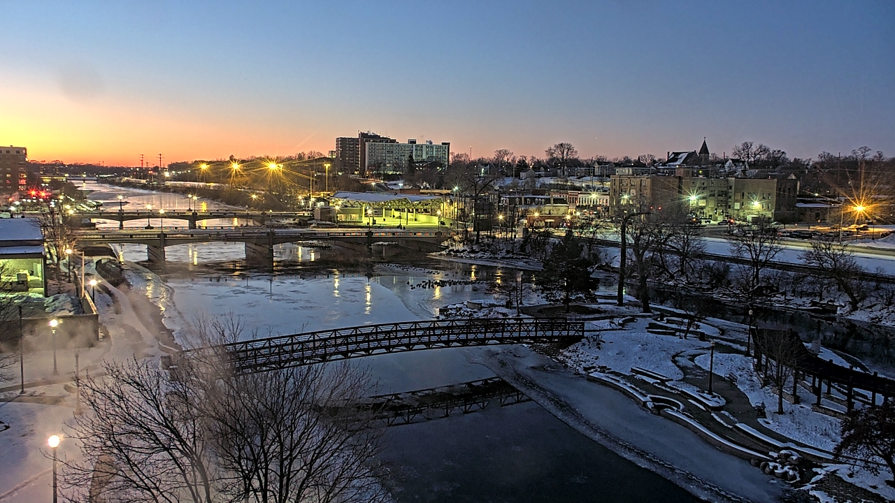 Thumbnail for current weather camera view from City of Elgin in Elgin, Illinois