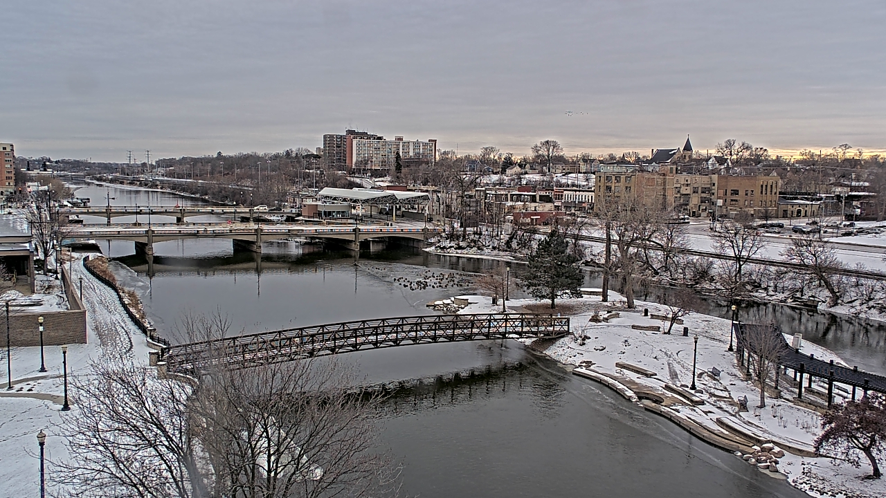 Thumbnail for current weather camera view from City of Elgin in Elgin, Illinois