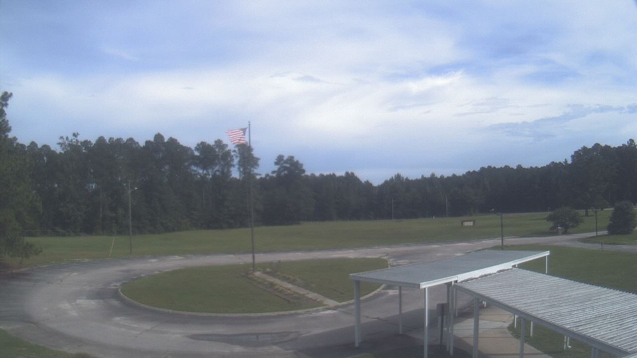 Thumbnail for current weather camera view from Bladen Lakes Primary School in Elizabethtown, North Carolina