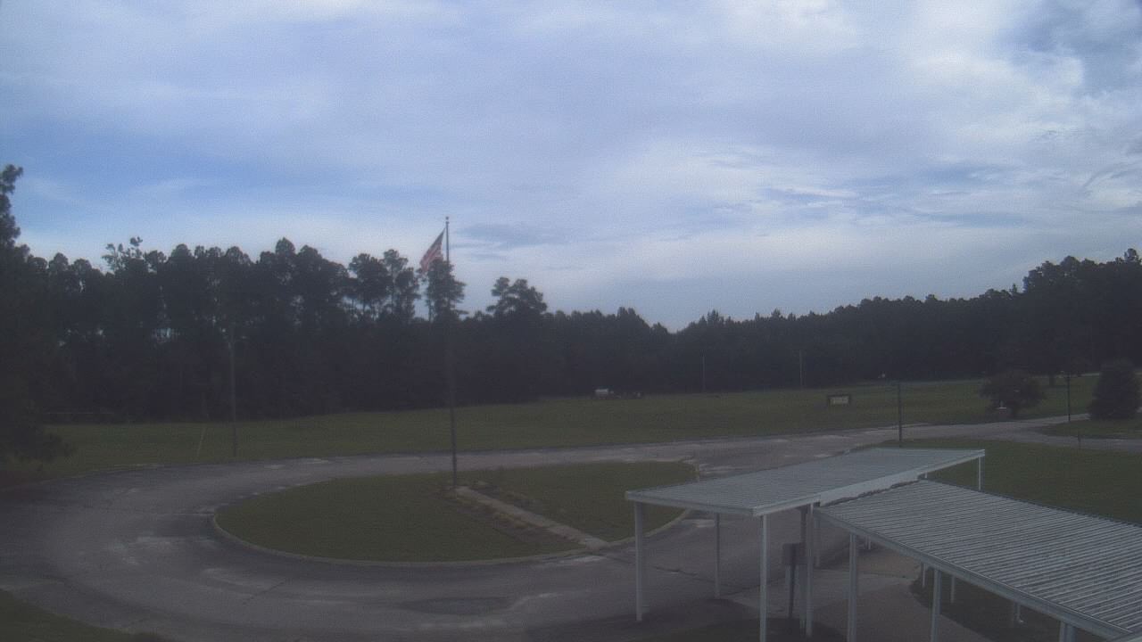 Thumbnail for current weather camera view from Bladen Lakes Primary School in Elizabethtown, North Carolina