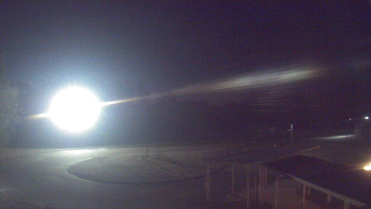 Thumbnail for current weather camera view from Bladen Lakes Primary School in Elizabethtown, North Carolina