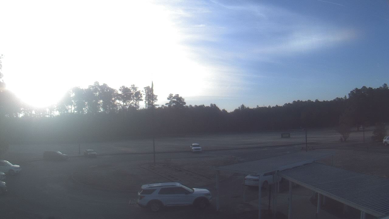Thumbnail for current weather camera view from Bladen Lakes Primary School in Elizabethtown, North Carolina