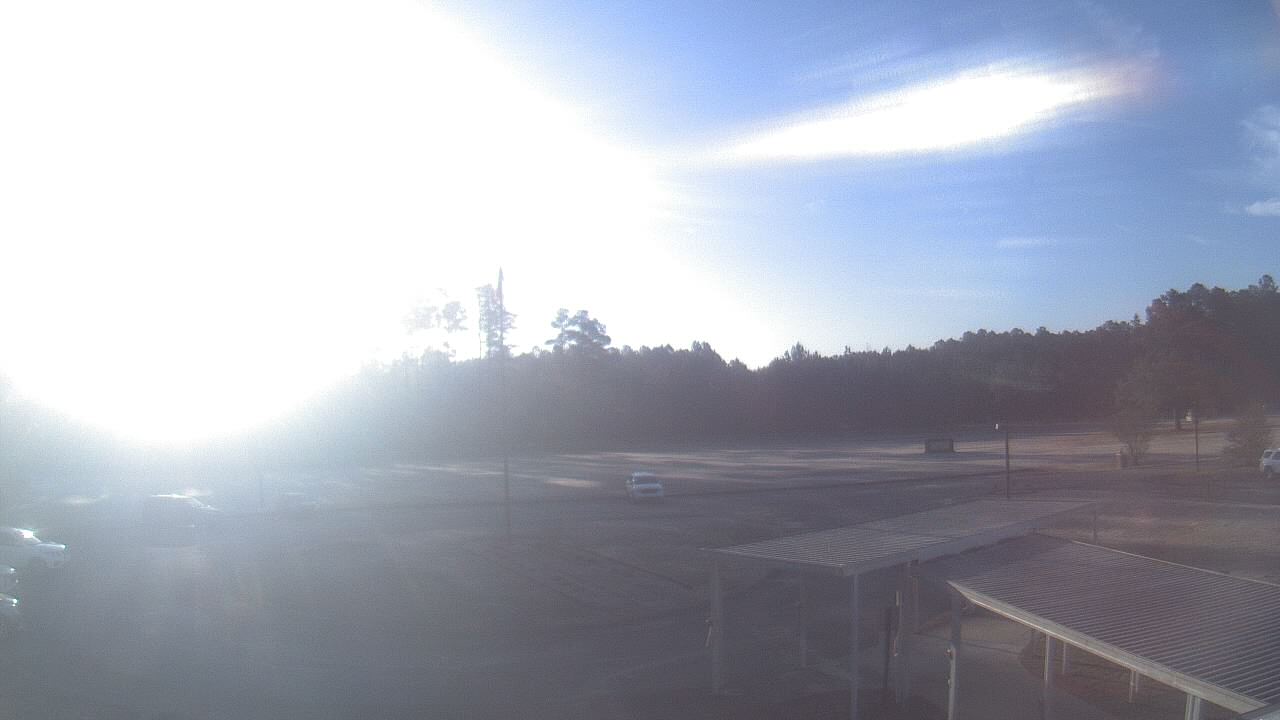 Thumbnail for current weather camera view from Bladen Lakes Primary School in Elizabethtown, North Carolina