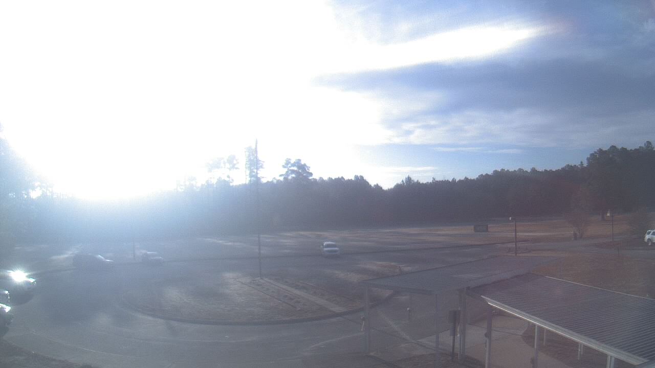 Thumbnail for current weather camera view from Bladen Lakes Primary School in Elizabethtown, North Carolina
