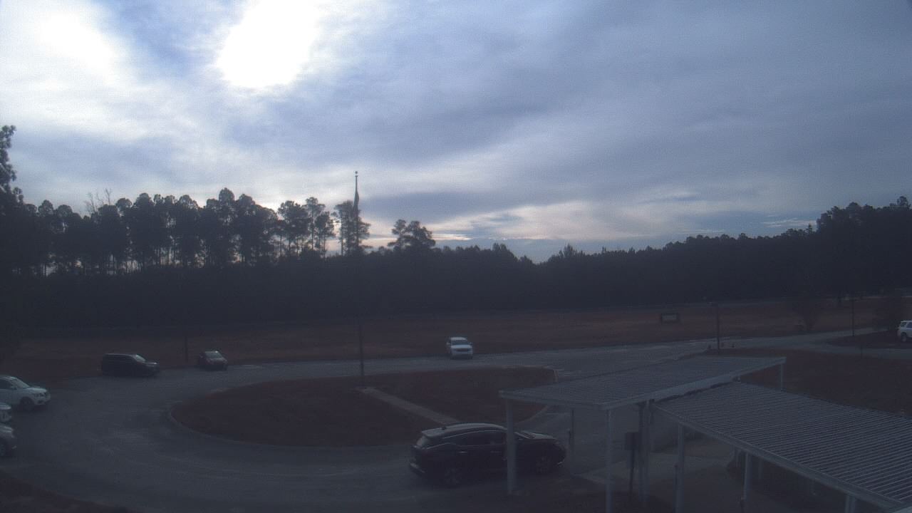 Thumbnail for current weather camera view from Bladen Lakes Primary School in Elizabethtown, North Carolina