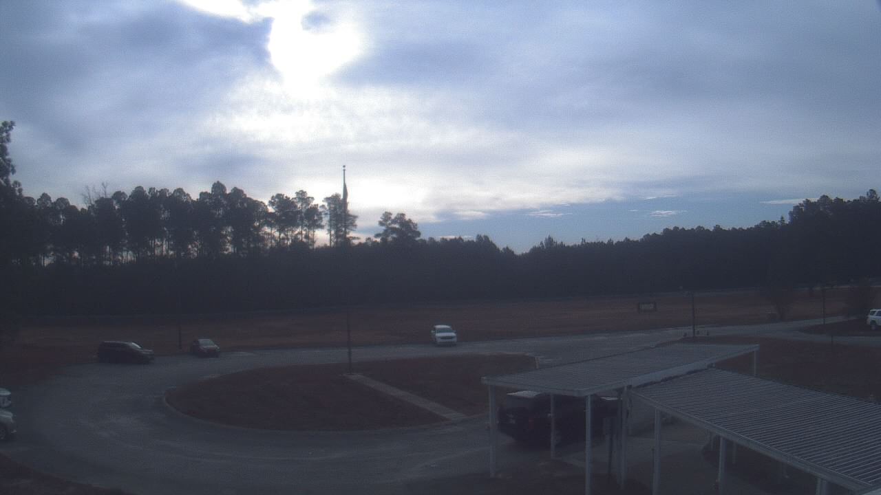 Thumbnail for current weather camera view from Bladen Lakes Primary School in Elizabethtown, North Carolina