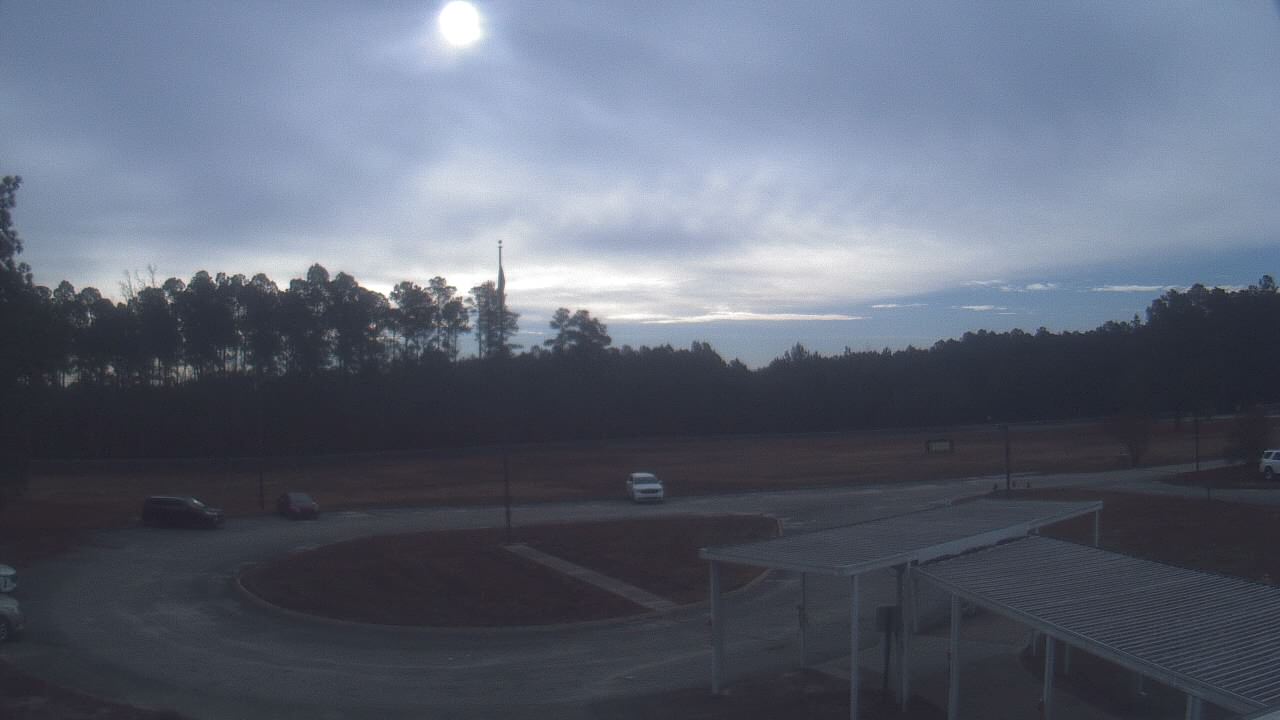 Thumbnail for current weather camera view from Bladen Lakes Primary School in Elizabethtown, North Carolina