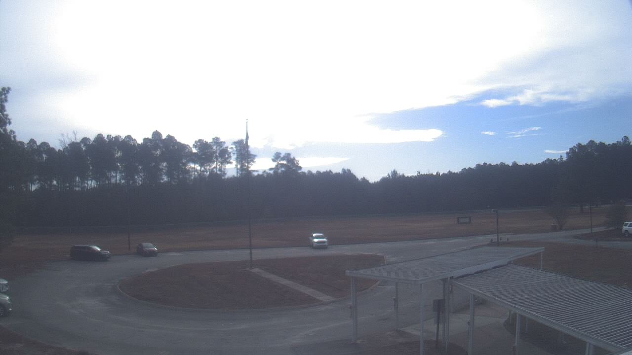 Thumbnail for current weather camera view from Bladen Lakes Primary School in Elizabethtown, North Carolina