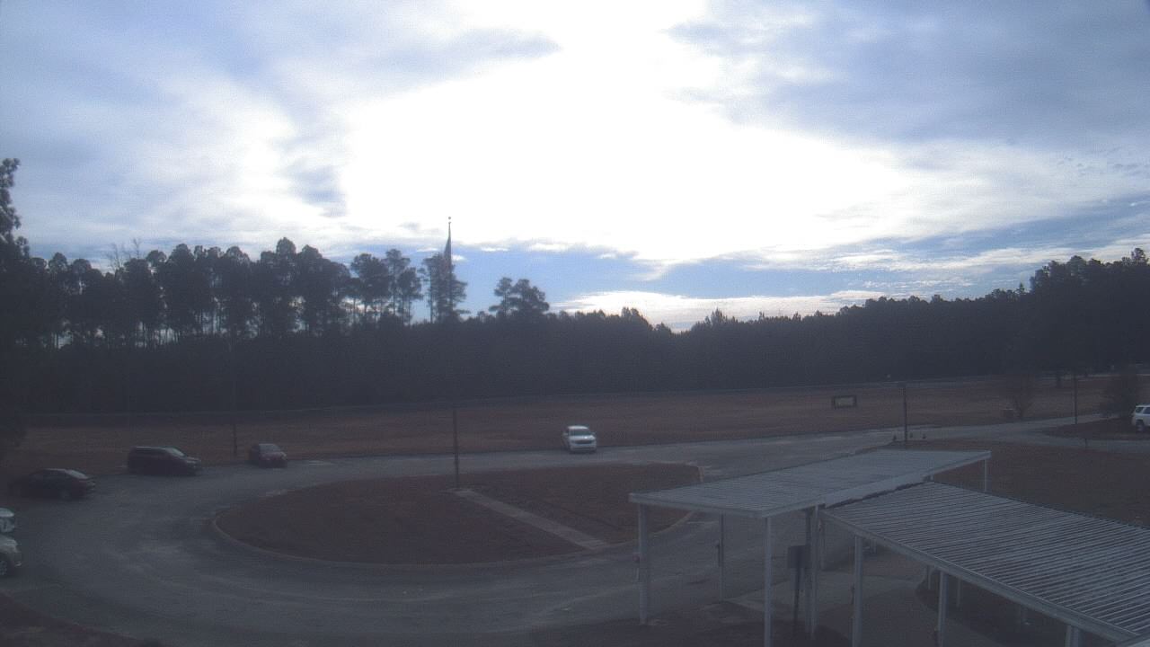 Thumbnail for current weather camera view from Bladen Lakes Primary School in Elizabethtown, North Carolina