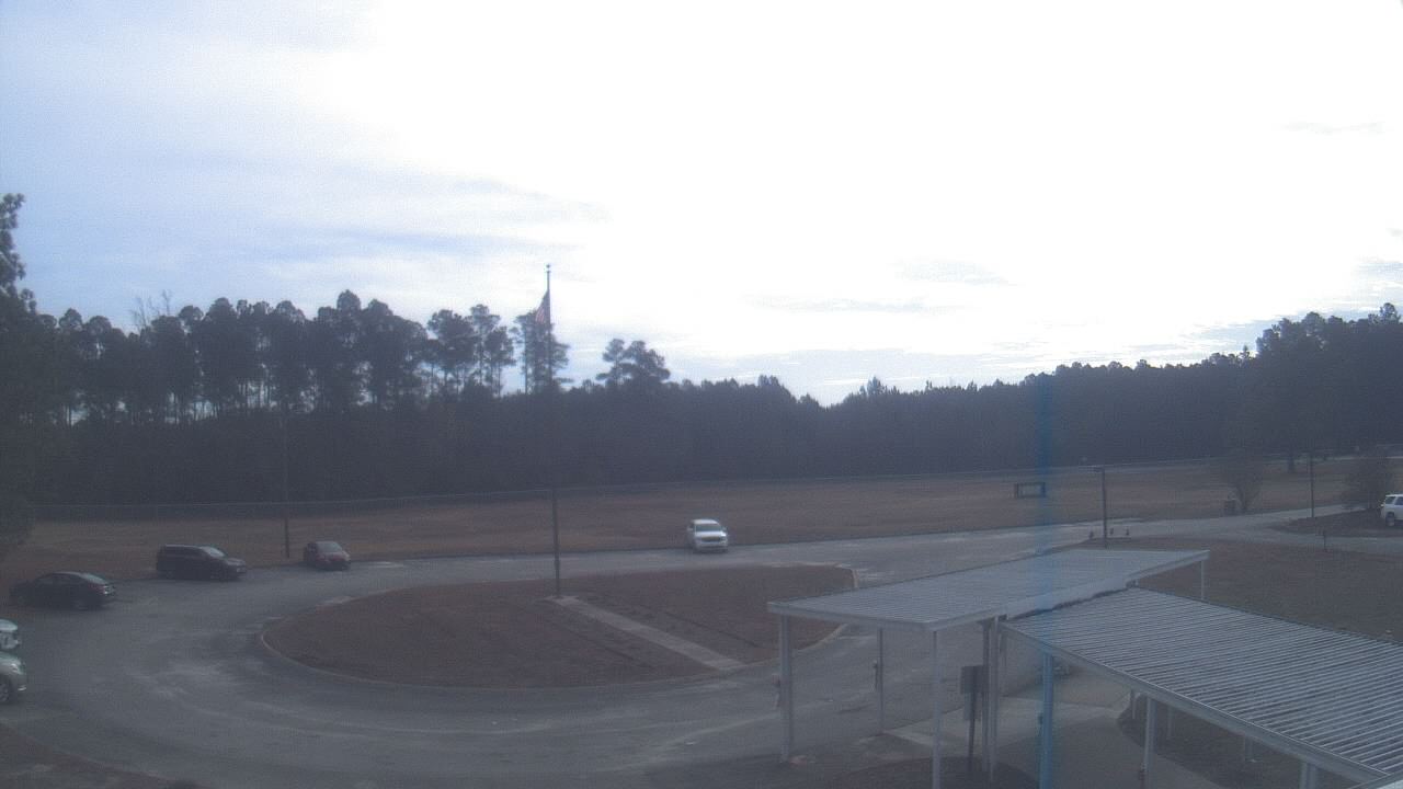 Thumbnail for current weather camera view from Bladen Lakes Primary School in Elizabethtown, North Carolina