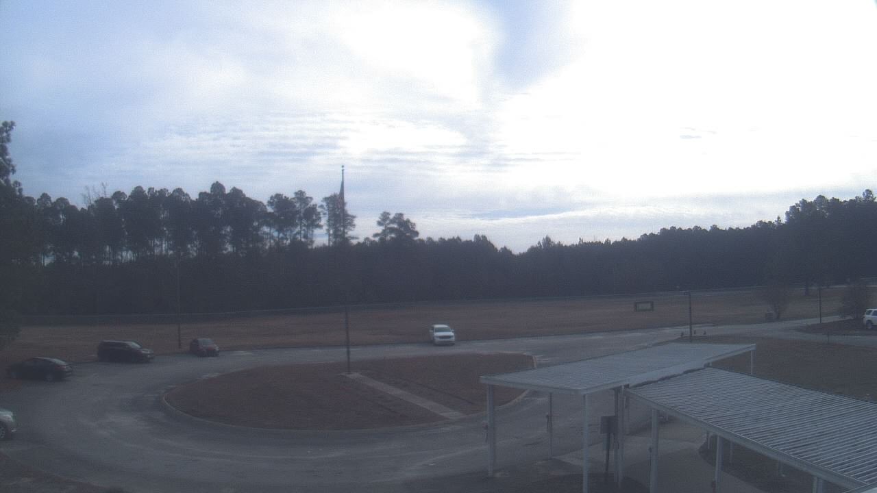 Thumbnail for current weather camera view from Bladen Lakes Primary School in Elizabethtown, North Carolina
