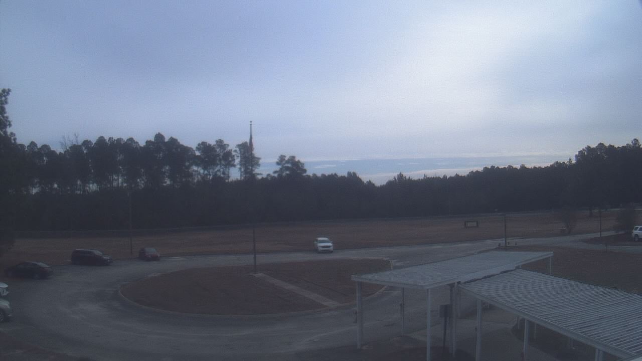 Thumbnail for current weather camera view from Bladen Lakes Primary School in Elizabethtown, North Carolina