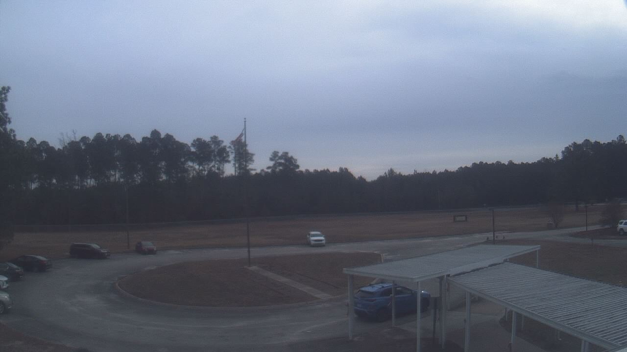 Thumbnail for current weather camera view from Bladen Lakes Primary School in Elizabethtown, North Carolina