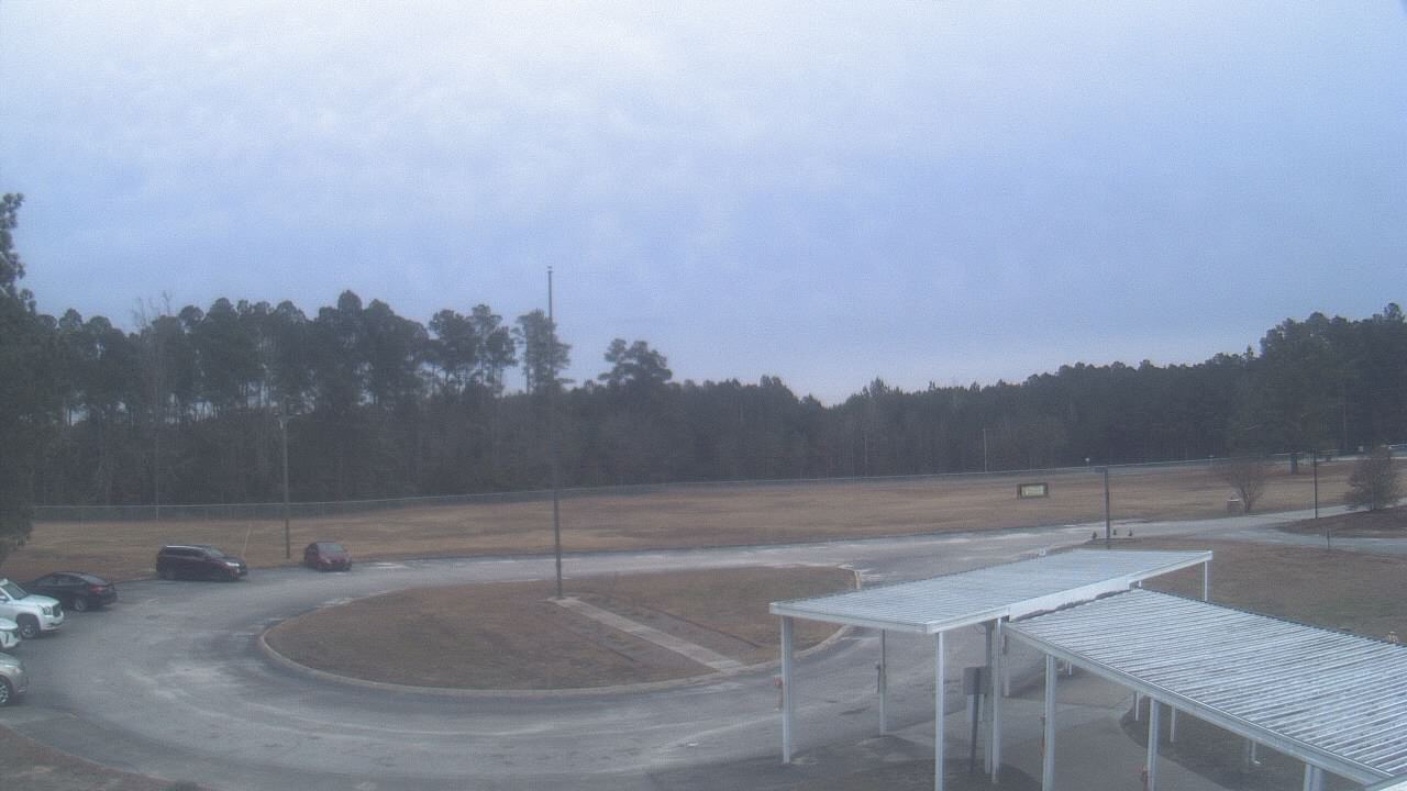 Thumbnail for current weather camera view from Bladen Lakes Primary School in Elizabethtown, North Carolina