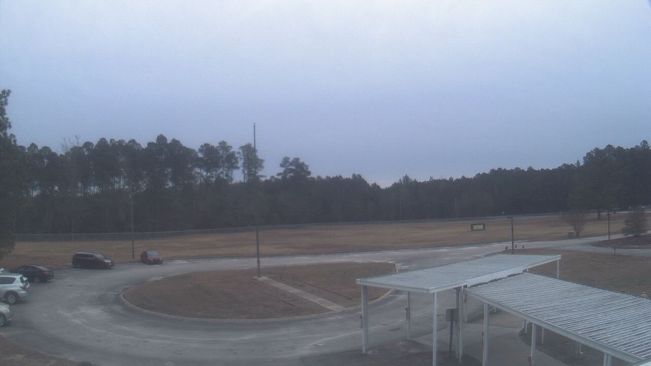 Thumbnail for current weather camera view from Bladen Lakes Primary School in Elizabethtown, North Carolina