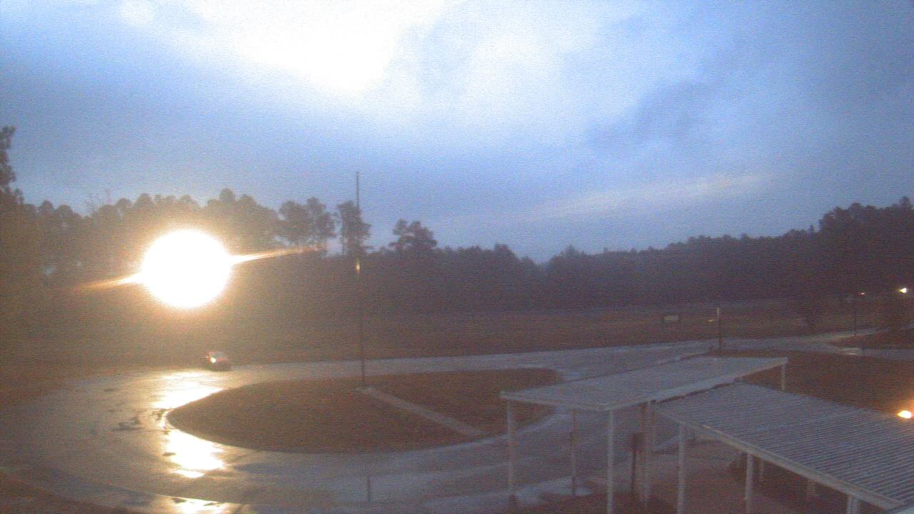 Thumbnail for current weather camera view from Bladen Lakes Primary School in Elizabethtown, North Carolina