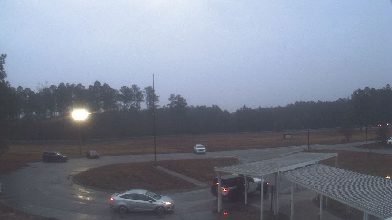 Thumbnail for current weather camera view from Bladen Lakes Primary School in Elizabethtown, North Carolina
