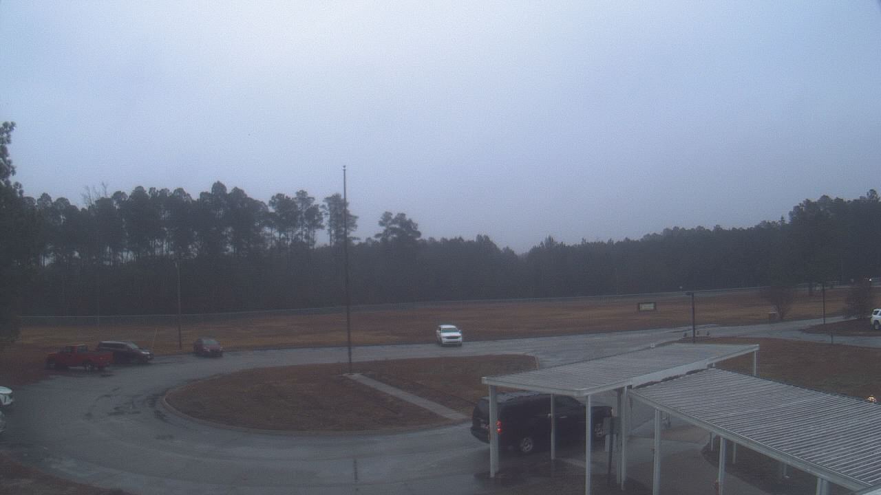Thumbnail for current weather camera view from Bladen Lakes Primary School in Elizabethtown, North Carolina