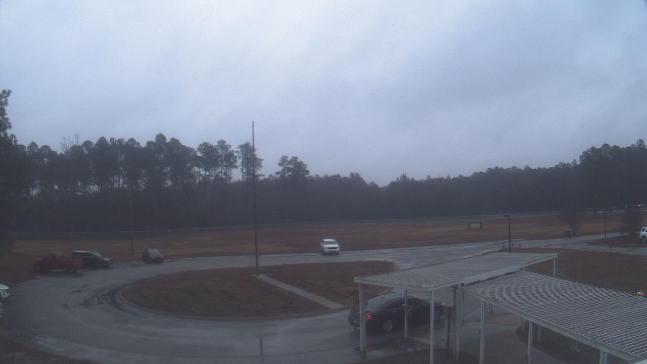 Thumbnail for current weather camera view from Bladen Lakes Primary School in Elizabethtown, North Carolina