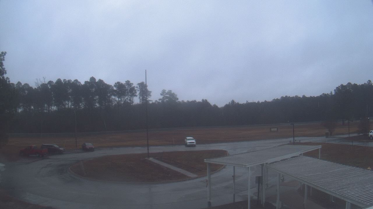 Thumbnail for current weather camera view from Bladen Lakes Primary School in Elizabethtown, North Carolina