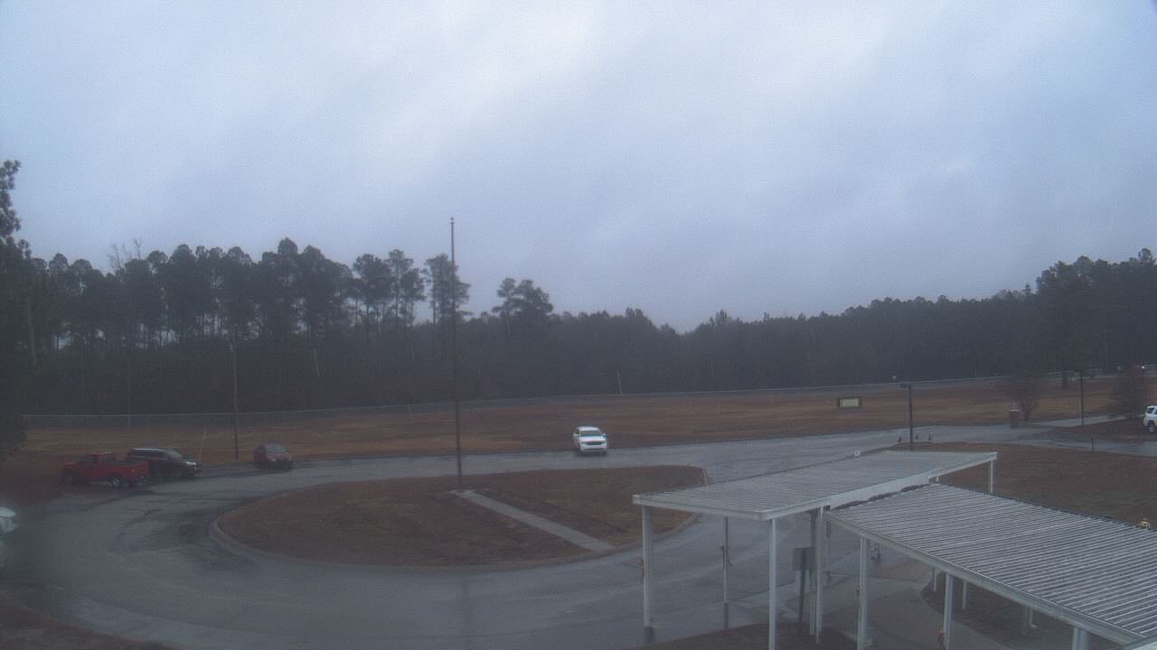 Thumbnail for current weather camera view from Bladen Lakes Primary School in Elizabethtown, North Carolina