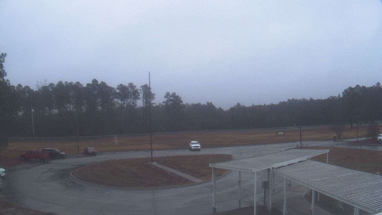 Thumbnail for current weather camera view from Bladen Lakes Primary School in Elizabethtown, North Carolina