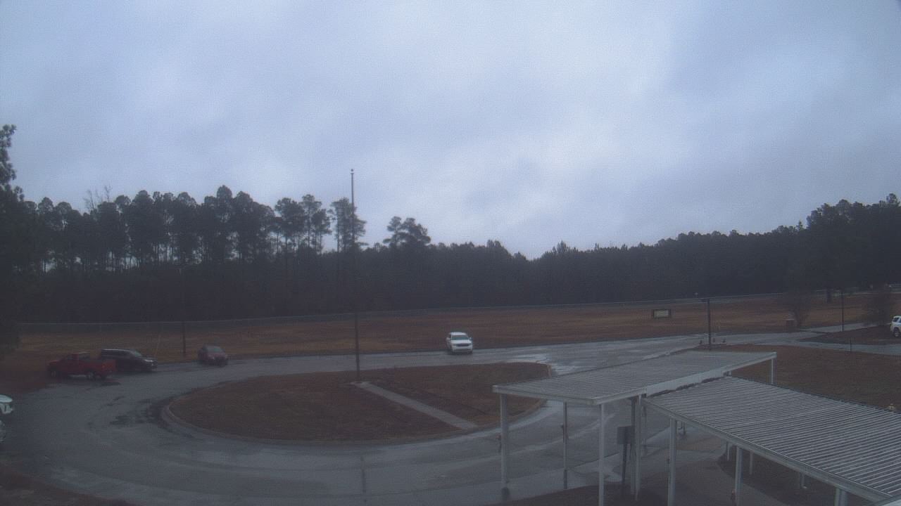Thumbnail for current weather camera view from Bladen Lakes Primary School in Elizabethtown, North Carolina