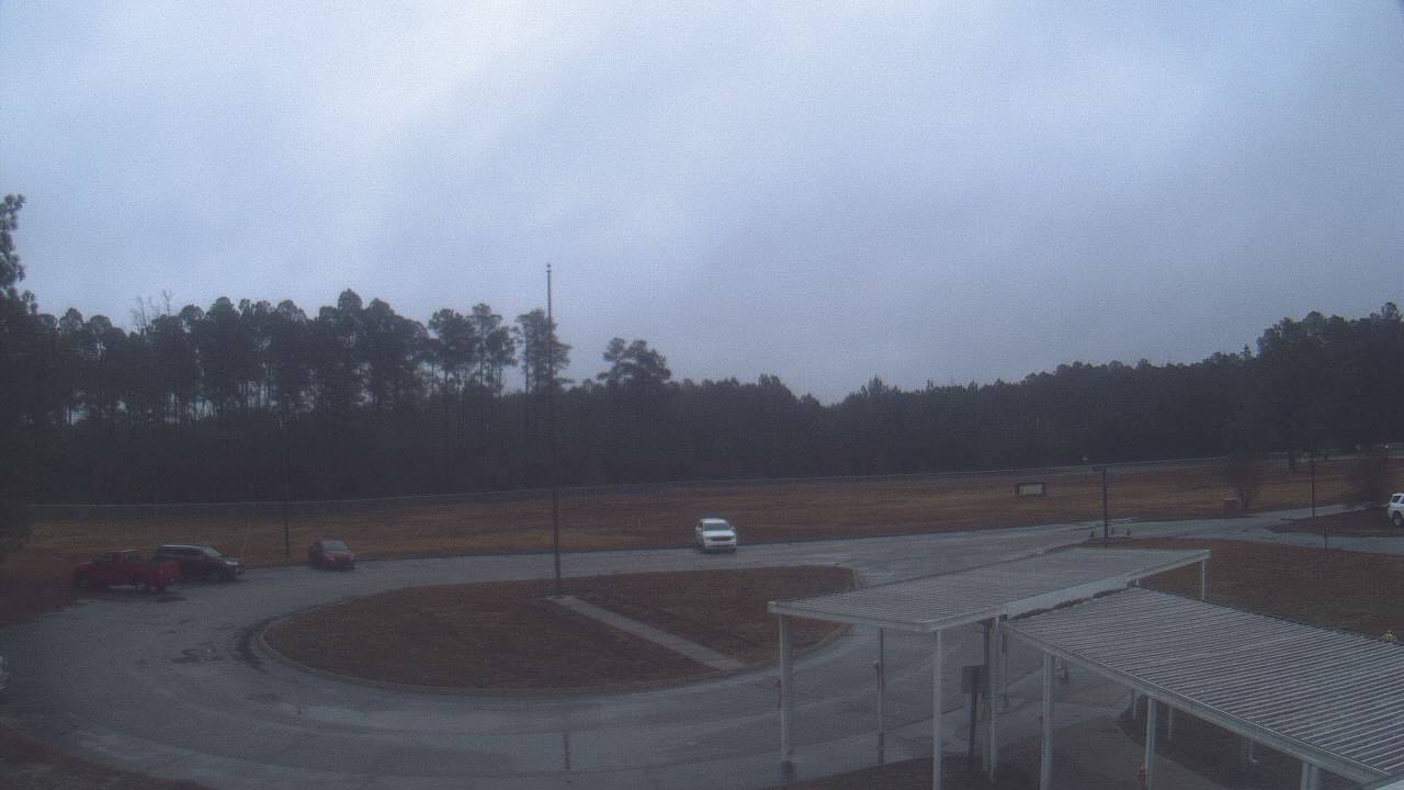 Thumbnail for current weather camera view from Bladen Lakes Primary School in Elizabethtown, North Carolina