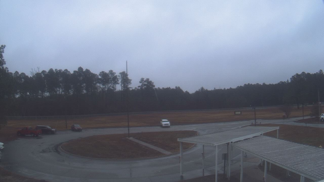 Thumbnail for current weather camera view from Bladen Lakes Primary School in Elizabethtown, North Carolina