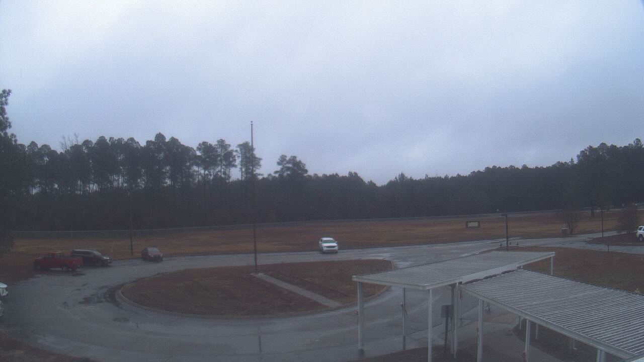 Thumbnail for current weather camera view from Bladen Lakes Primary School in Elizabethtown, North Carolina