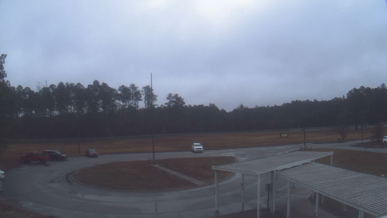 Thumbnail for current weather camera view from Bladen Lakes Primary School in Elizabethtown, North Carolina