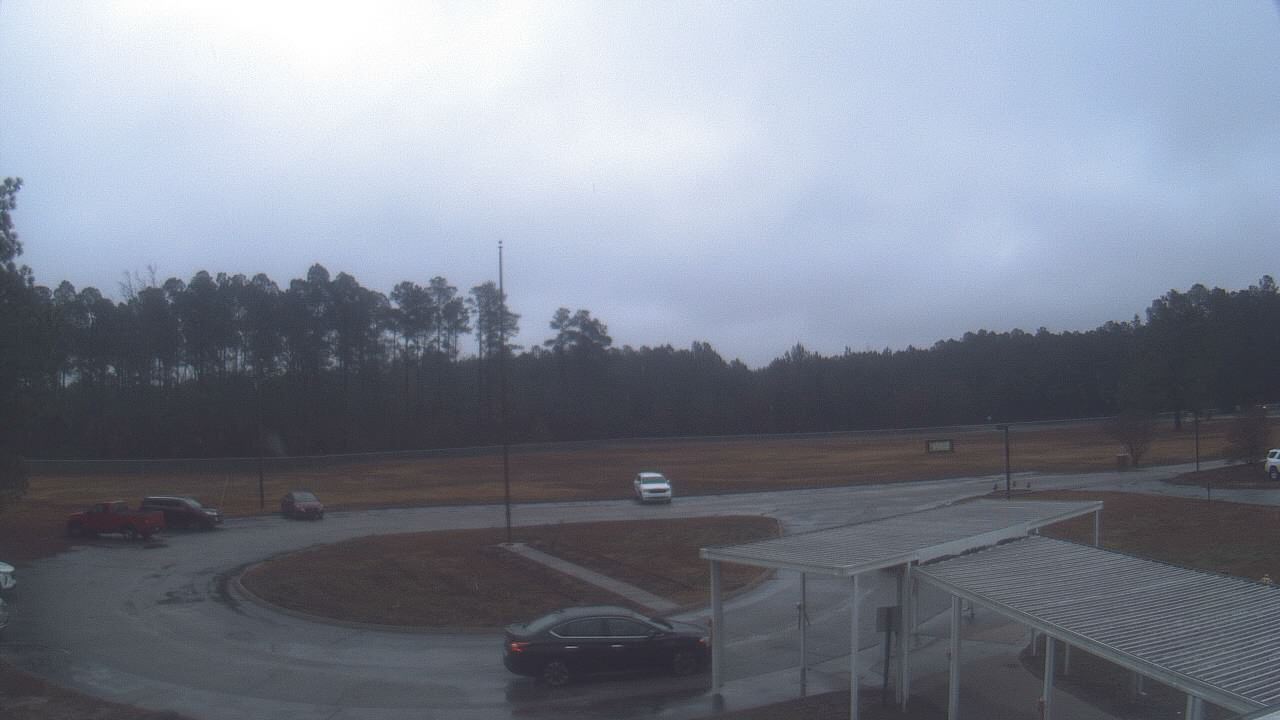 Thumbnail for current weather camera view from Bladen Lakes Primary School in Elizabethtown, North Carolina