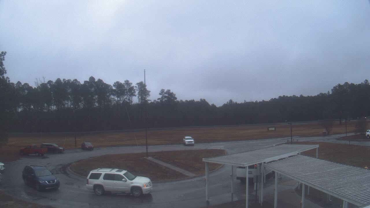Thumbnail for current weather camera view from Bladen Lakes Primary School in Elizabethtown, North Carolina