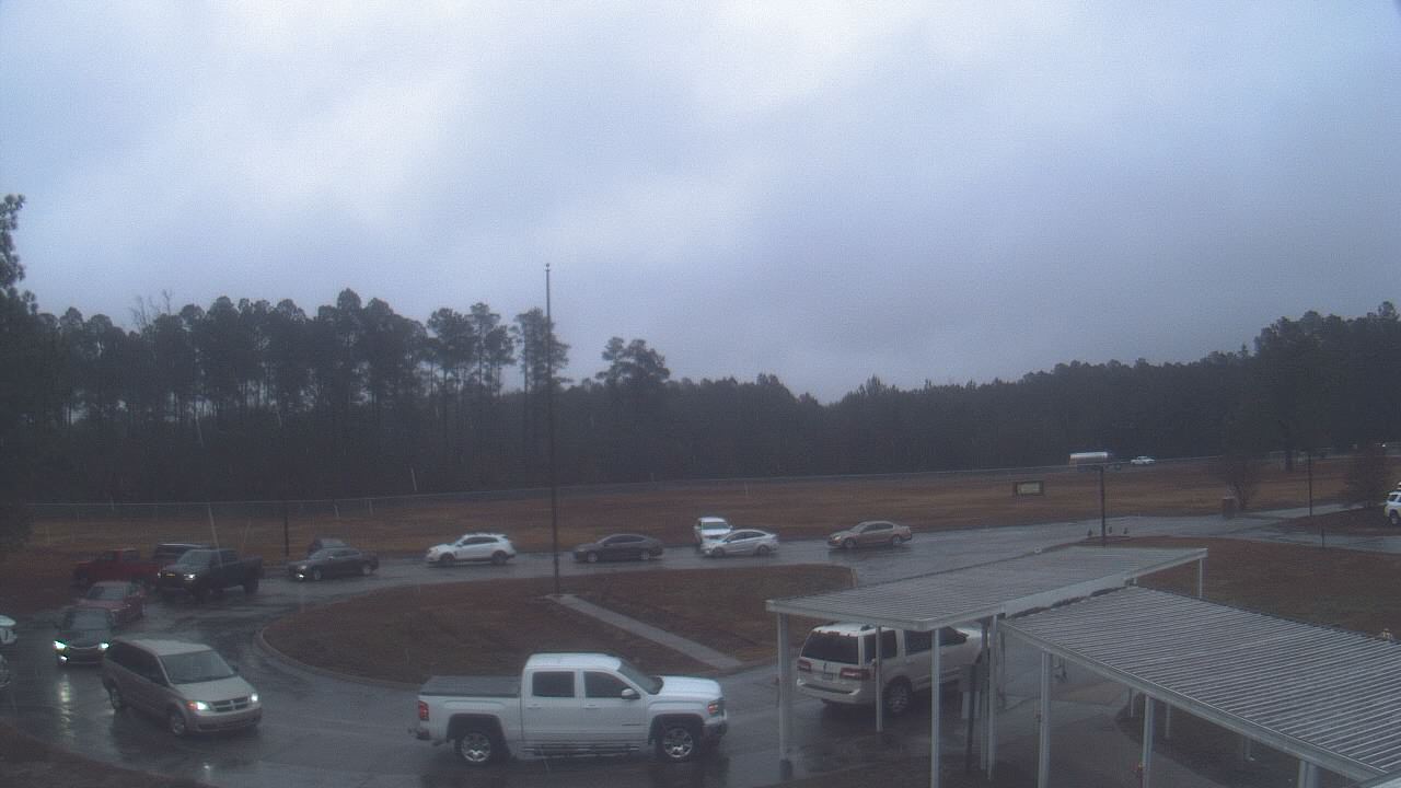 Thumbnail for current weather camera view from Bladen Lakes Primary School in Elizabethtown, North Carolina