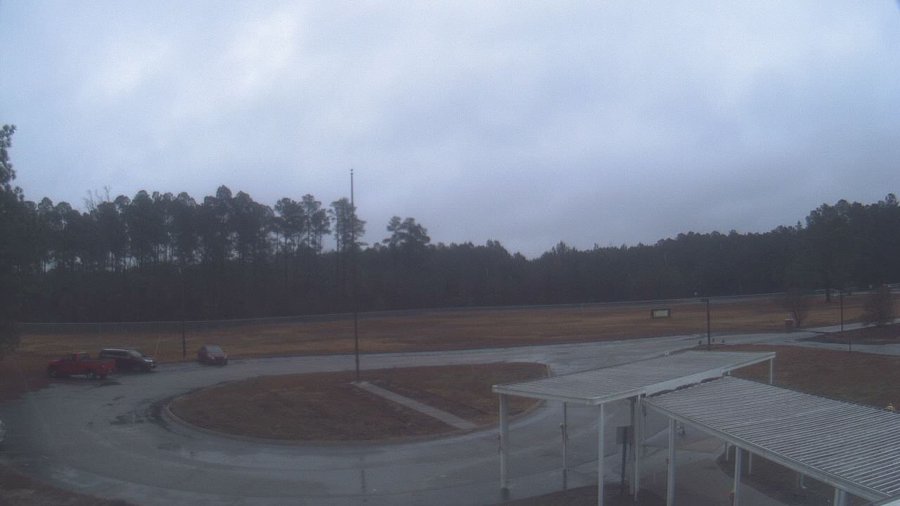 Thumbnail for current weather camera view from Bladen Lakes Primary School in Elizabethtown, North Carolina