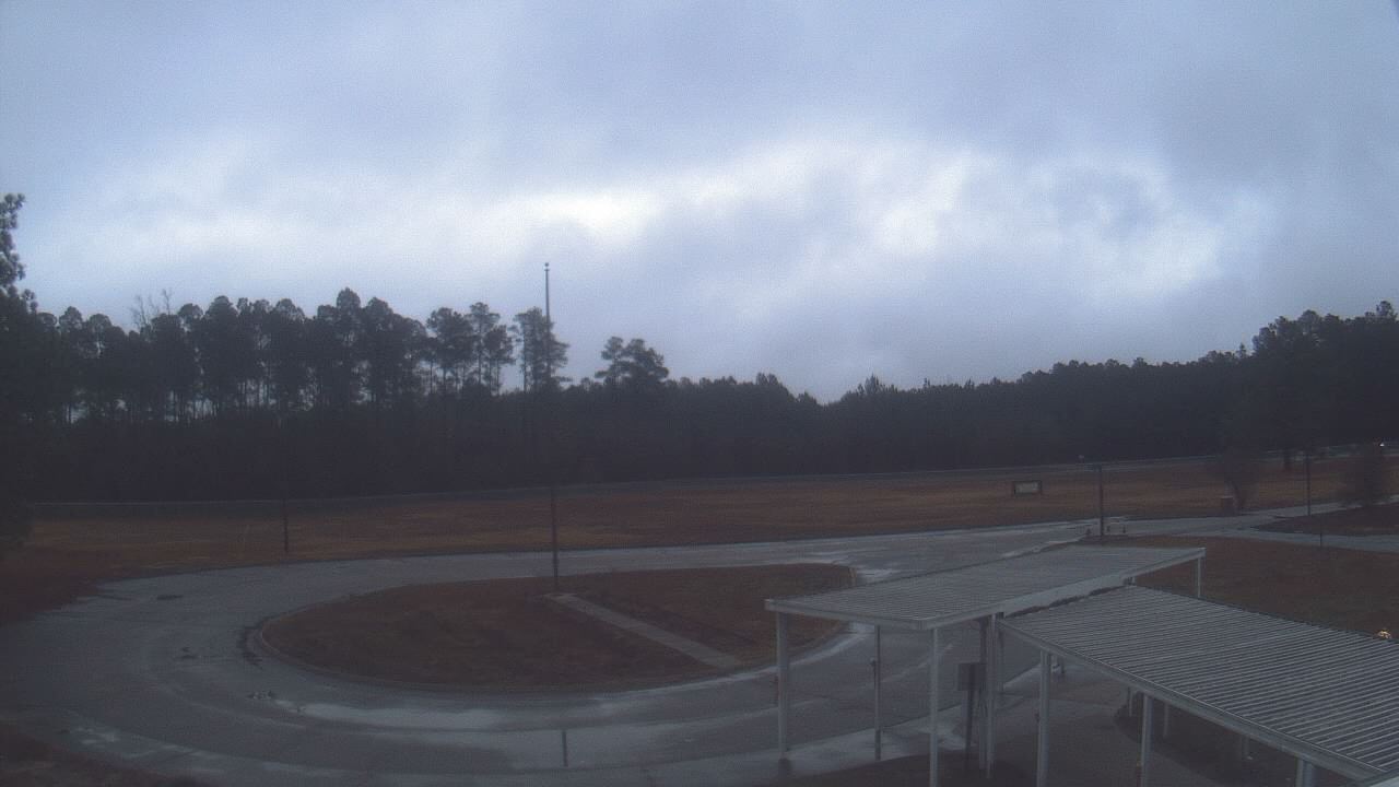 Thumbnail for current weather camera view from Bladen Lakes Primary School in Elizabethtown, North Carolina