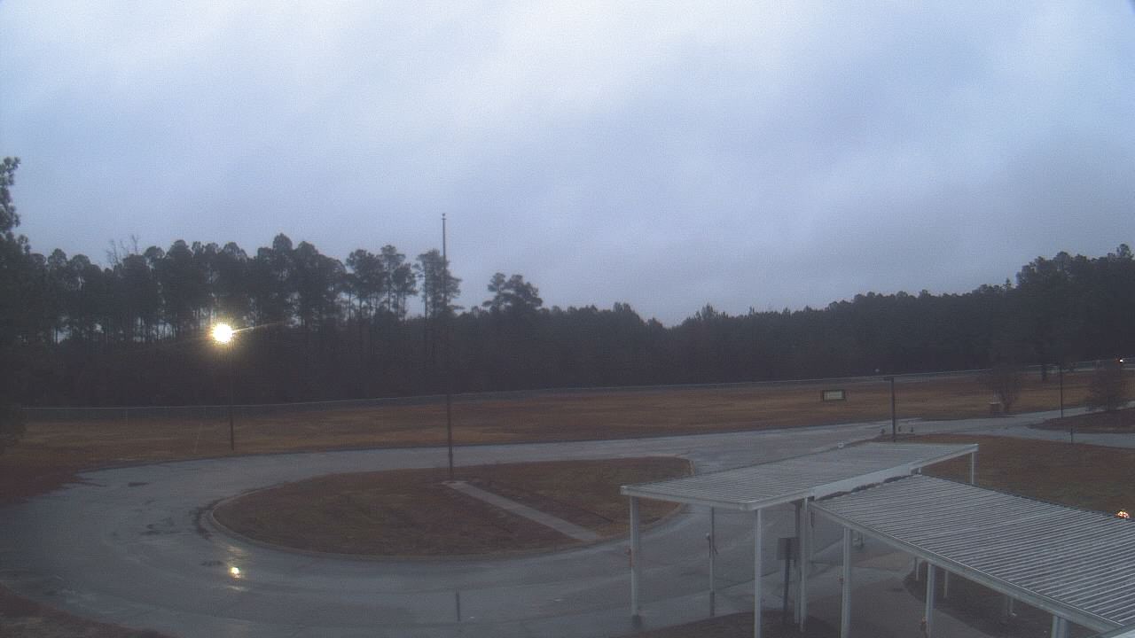 Thumbnail for current weather camera view from Bladen Lakes Primary School in Elizabethtown, North Carolina