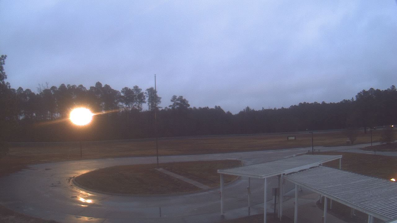 Thumbnail for current weather camera view from Bladen Lakes Primary School in Elizabethtown, North Carolina
