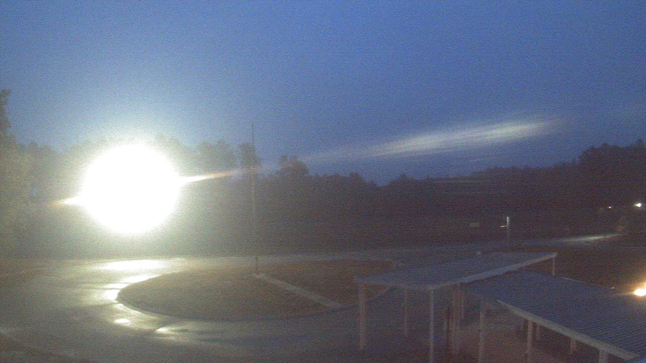 Thumbnail for current weather camera view from Bladen Lakes Primary School in Elizabethtown, North Carolina