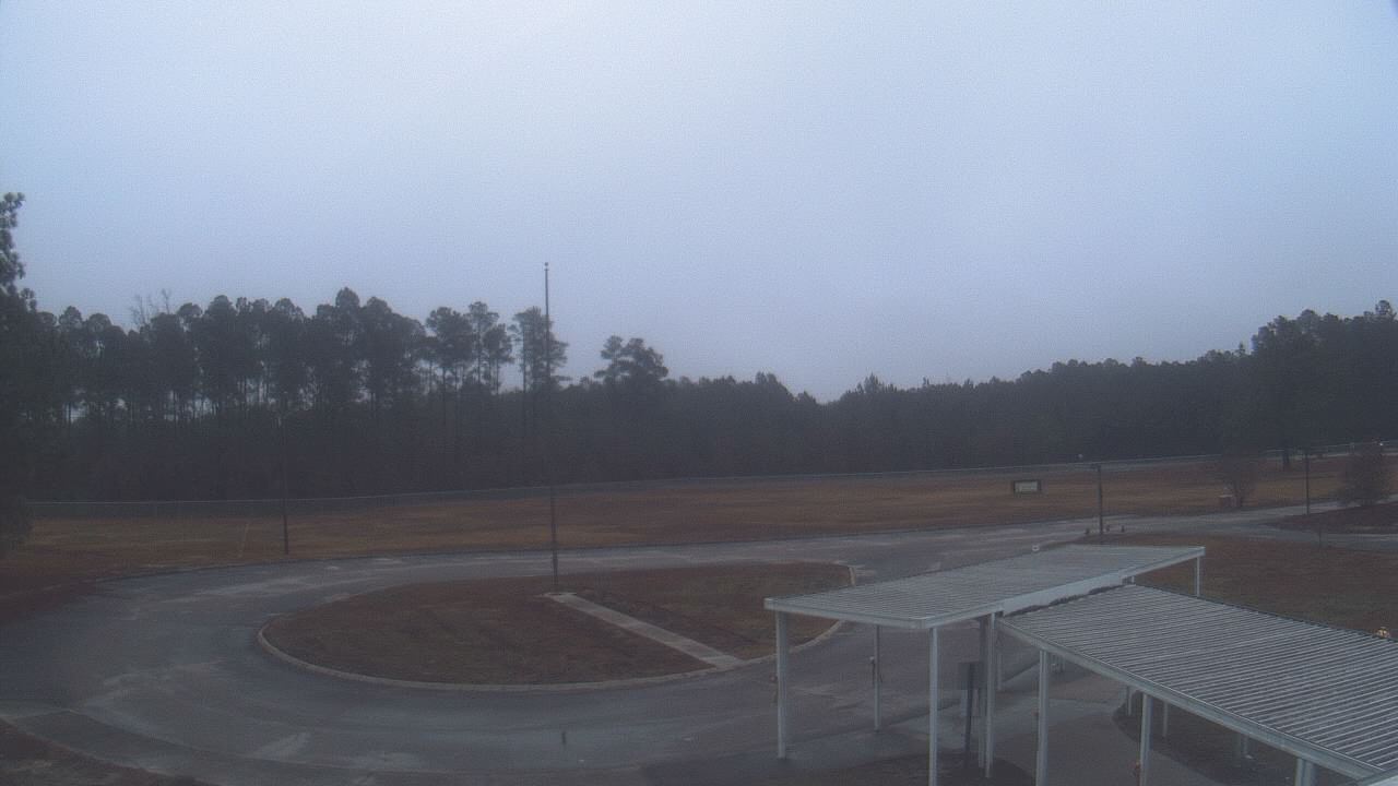 Thumbnail for current weather camera view from Bladen Lakes Primary School in Elizabethtown, North Carolina