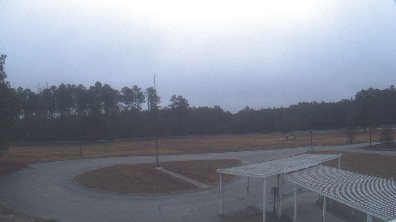 Thumbnail for current weather camera view from Bladen Lakes Primary School in Elizabethtown, North Carolina