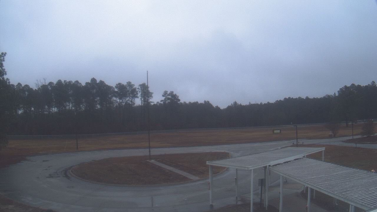 Thumbnail for current weather camera view from Bladen Lakes Primary School in Elizabethtown, North Carolina