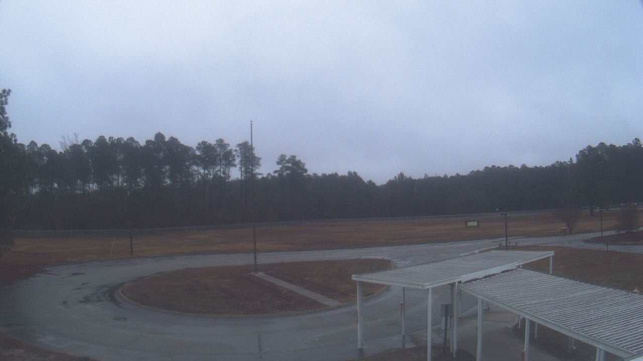 Thumbnail for current weather camera view from Bladen Lakes Primary School in Elizabethtown, North Carolina
