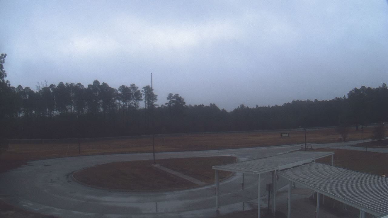 Thumbnail for current weather camera view from Bladen Lakes Primary School in Elizabethtown, North Carolina